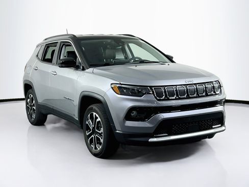 Used 2022 Jeep Compass Limited AWD/4WD image 3