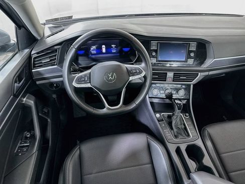 Certified 2023 Volkswagen Jetta SE w/ Panoramic Sunroof Package FWD image 23