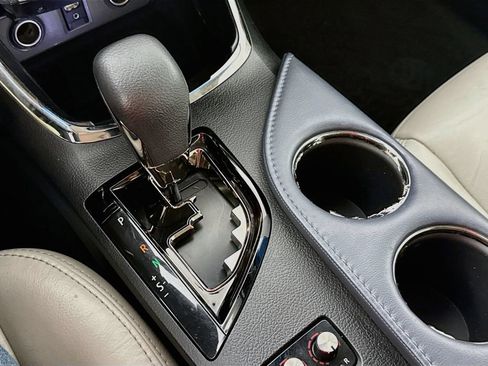 Used 2013 Toyota Avalon XLE Touring FWD image 20