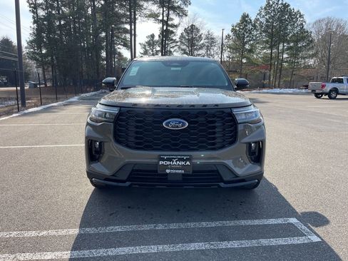 New 2026 Ford Explorer ST-Line w/ ST-Line Street Pack image 3