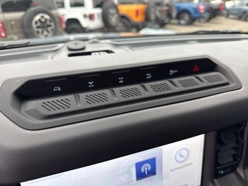 New 2025 Ford Bronco Badlands w/ Sasquatch Package AWD/4WD image 25