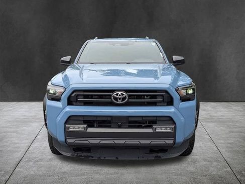 Used 2025 Toyota 4Runner SR5 AWD/4WD image 9