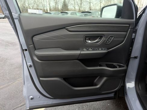 New 2026 Honda Pilot Touring image 19