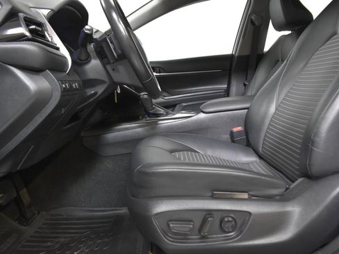 Used 2023 Toyota Camry SE FWD image 16