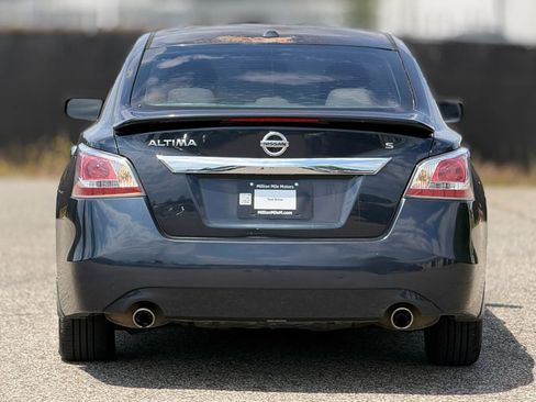 Used 2015 Nissan Altima 2.5 S w/ Sport Value Package FWD image 4