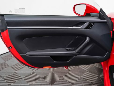 Certified 2021 Porsche 911 Carrera image 27