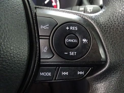 Used 2024 Toyota RAV4 XLE AWD/4WD image 8