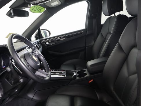 Used 2023 Porsche Macan S image 19