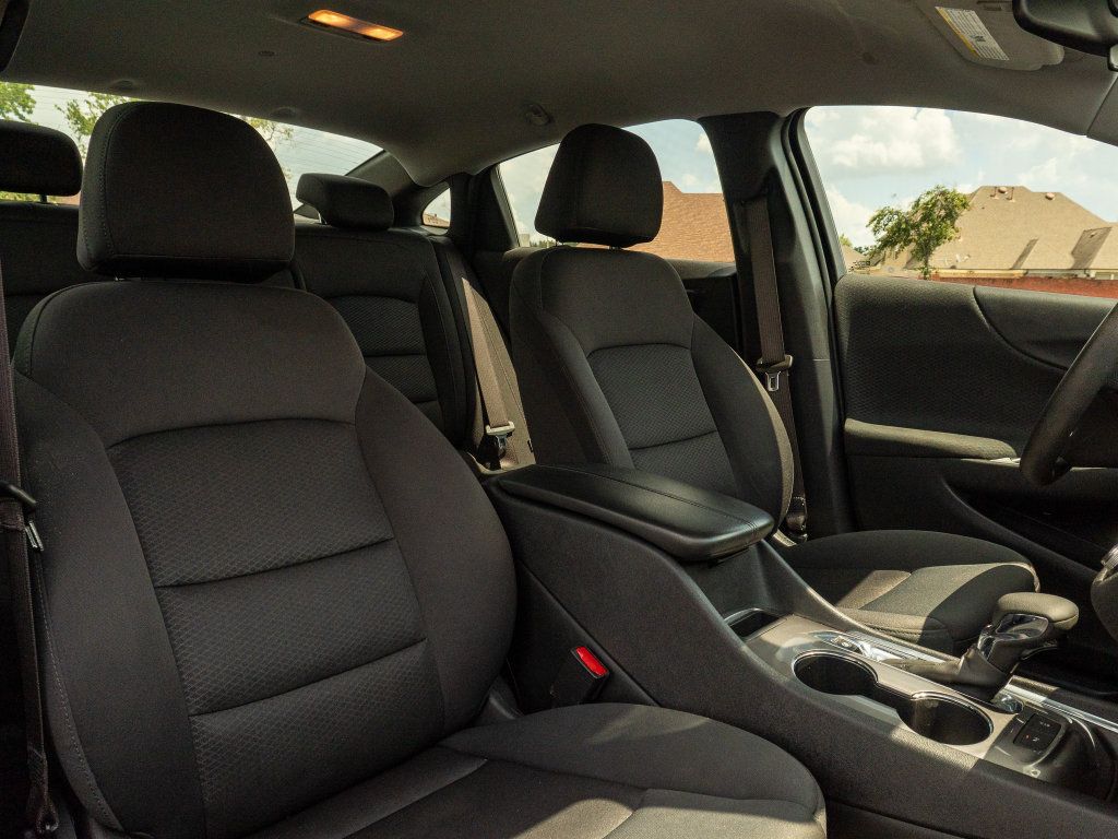 Used 2025 Chevrolet Malibu LT FWD image 20