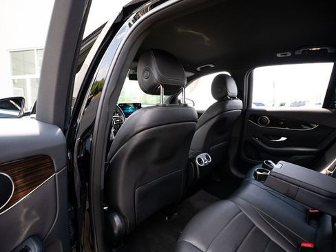 Used 2021 Mercedes-Benz GLC 300 4MATIC w/ Premium Package image 43