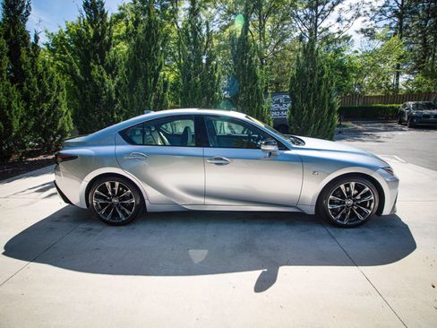 Used 2022 Lexus IS 350 F Sport RWD image 11