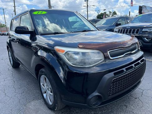 Used 2014 Kia Soul FWD image 4
