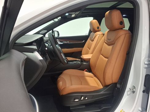 Certified 2025 Cadillac XT5 Premium Luxury image 14