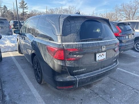 Certified 2024 Honda Odyssey Sport image 3