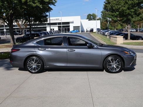 Used 2025 Lexus ES 350 w/ Premium Package image 10