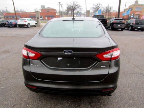 Used 2016 Ford Fusion SE FWD image 12