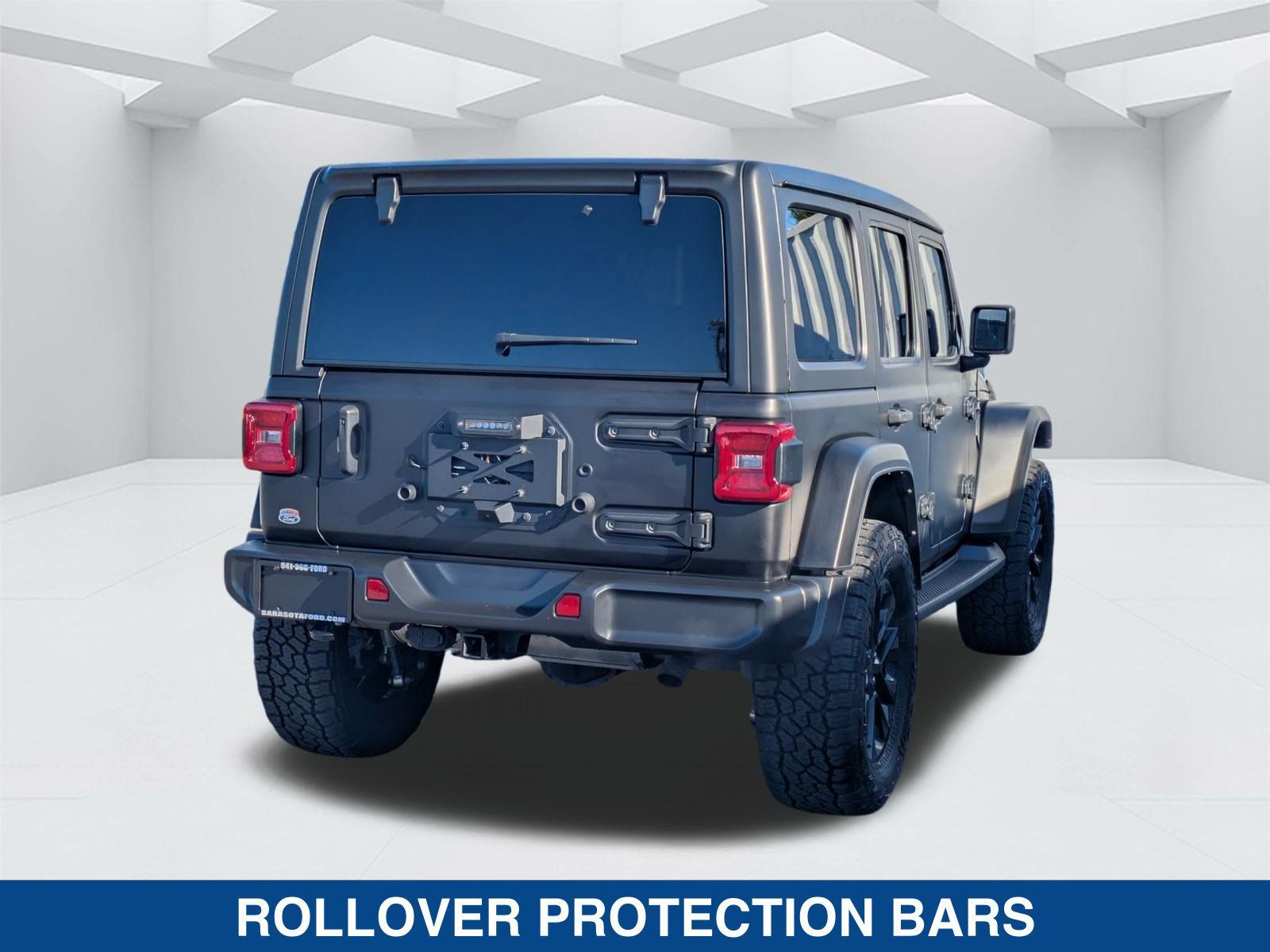 Used 2021 Jeep Wrangler Unlimited Sahara AWD/4WD image 5