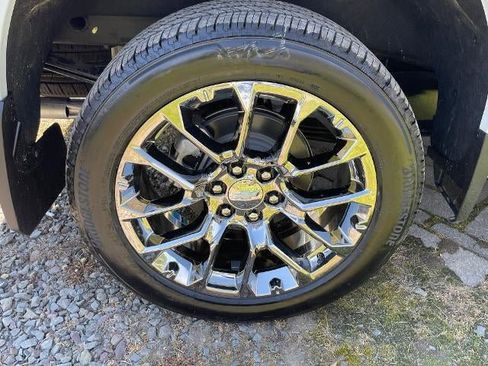 New 2026 Chevrolet Silverado 1500 LTZ w/ LTZ Premium Package AWD/4WD image 18