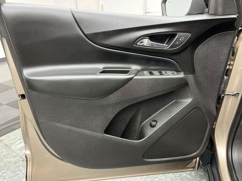 Used 2018 Chevrolet Equinox LT FWD image 6