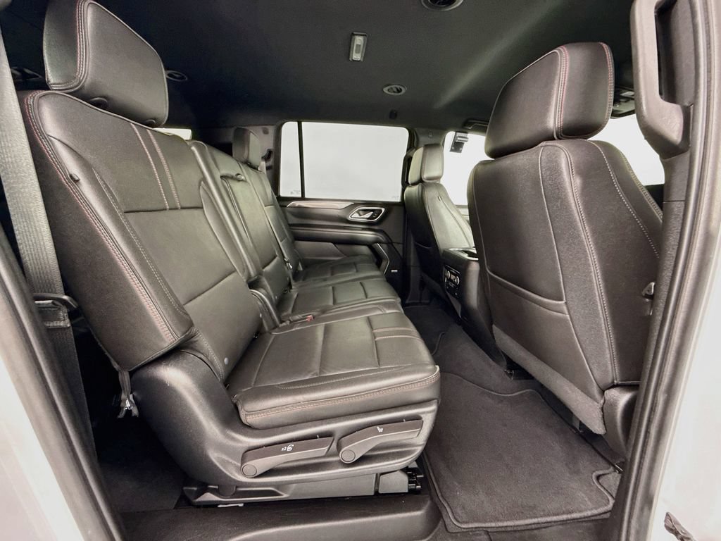 Certified 2023 Chevrolet Suburban RST w/ Luxury Package AWD/4WD image 28