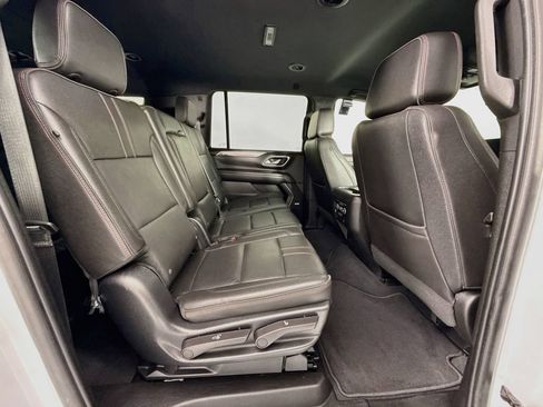 Used 2023 Chevrolet Suburban RST w/ Luxury Package AWD/4WD image 28