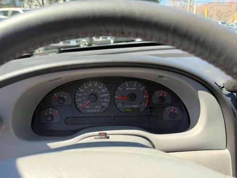 Used 2002 Ford Mustang Deluxe Coupe image 18