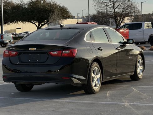 Used 2021 Chevrolet Malibu LS image 4