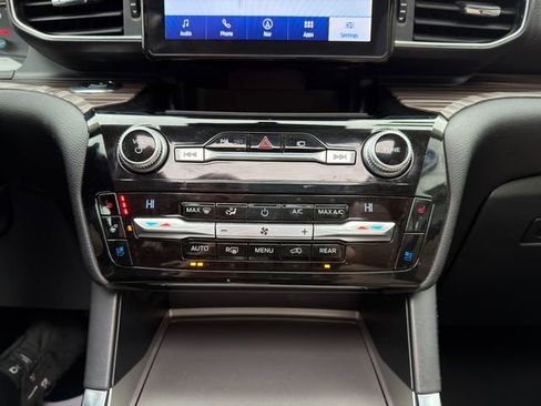 Used 2021 Ford Explorer Limited w/ Hybrid Equipment Group 310A image 33