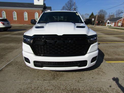 New 2026 RAM 1500 Express AWD/4WD image 8