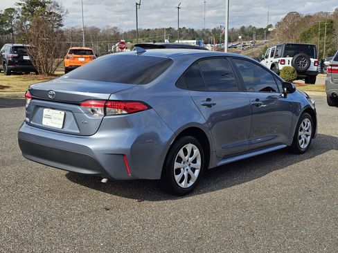 Used 2025 Toyota Corolla LE image 8