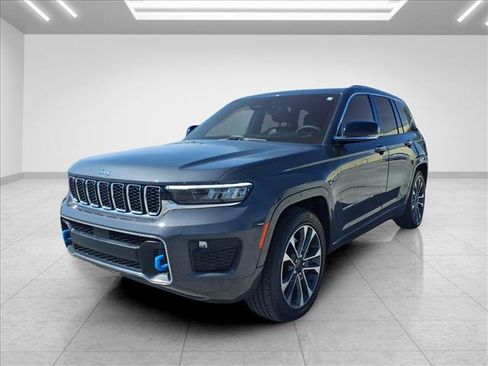 Used 2022 Jeep Grand Cherokee Overland AWD/4WD image 4