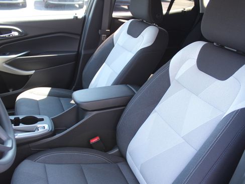 New 2026 Chevrolet Trax LS w/ LS Convenience Package FWD image 9