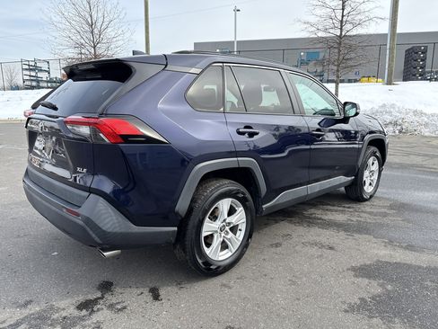 Used 2021 Toyota RAV4 XLE image 9