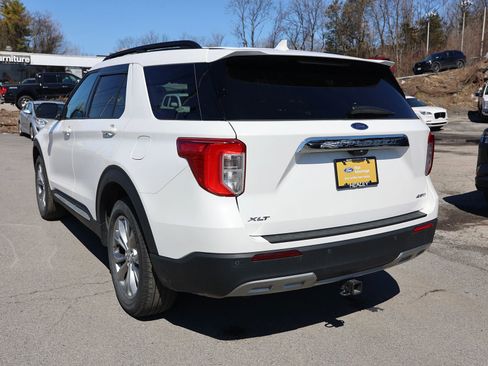 Used 2023 Ford Explorer XLT w/ Equipment Group 202A image 5