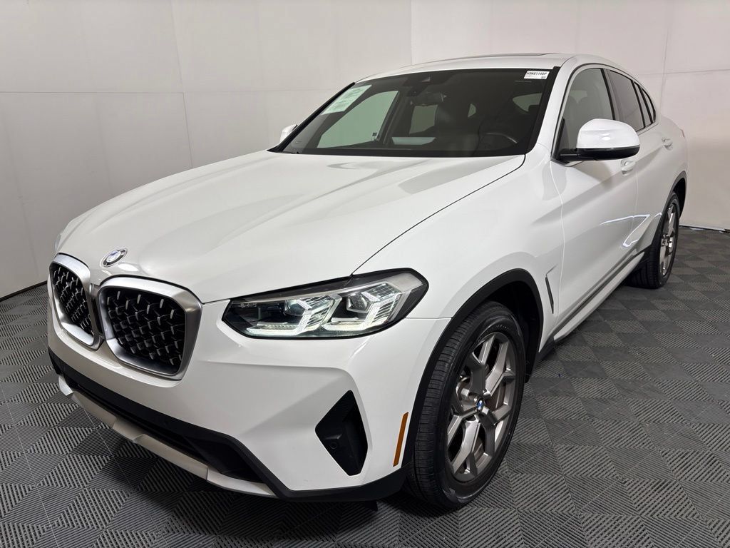 Used 2022 BMW X4 xDrive30i w/ Premium Package 2 AWD/4WD image 2