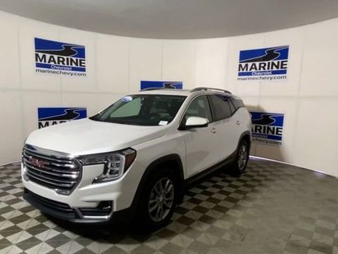 Certified 2024 GMC Terrain SLT w/ Infotainment Package II image 6