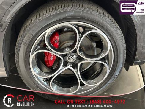 Used 2022 Alfa Romeo Stelvio Veloce image 48