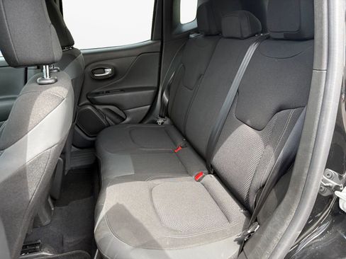 Used 2023 Jeep Renegade Latitude AWD/4WD image 13