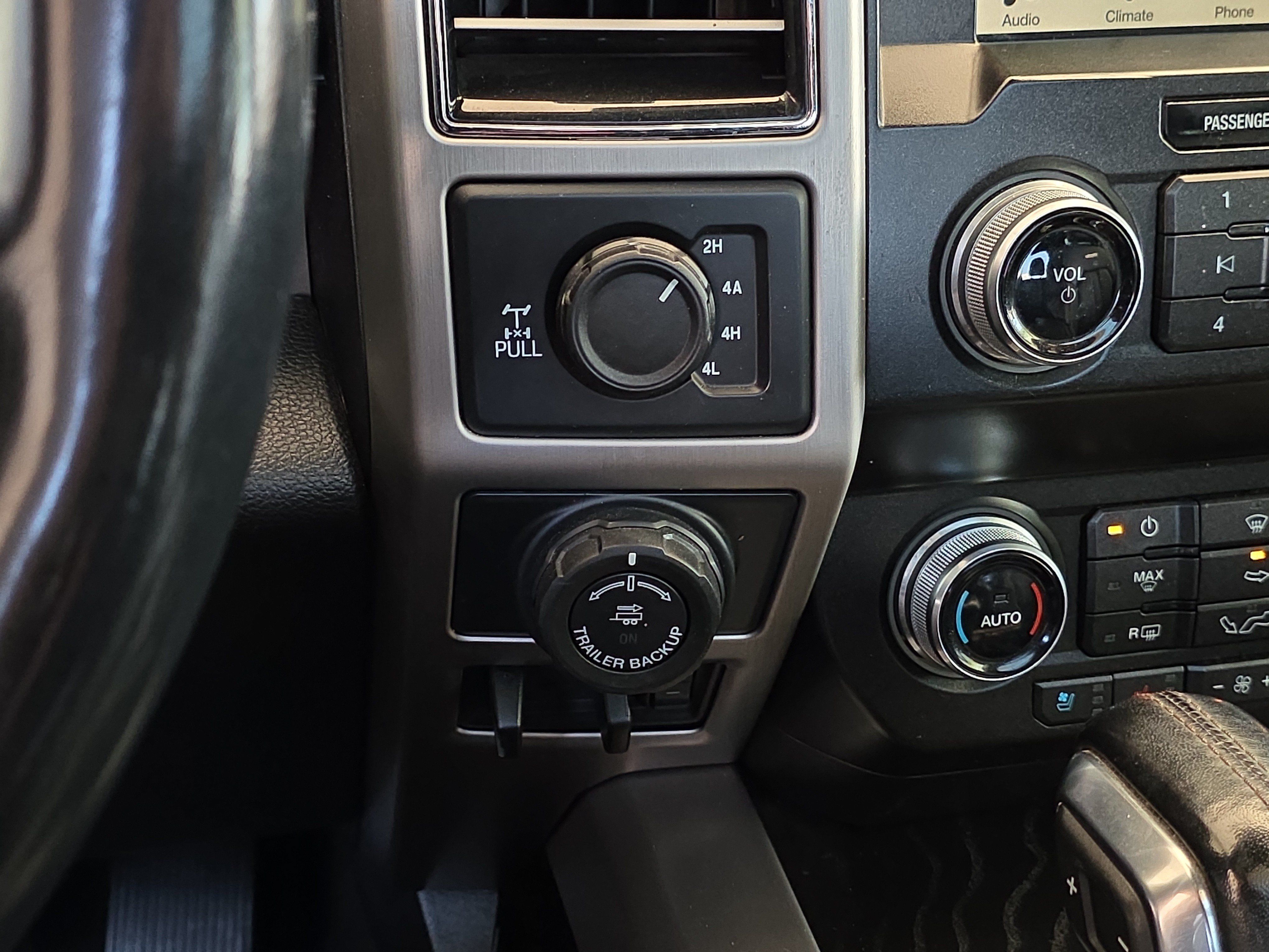 Used 2019 Ford F150 Platinum w/ Equipment Group 701A Luxury AWD/4WD image 22