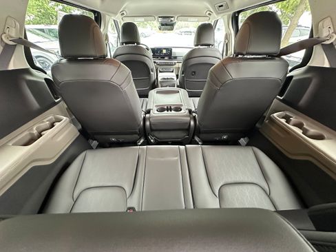 New 2026 Kia Carnival LXS image 11