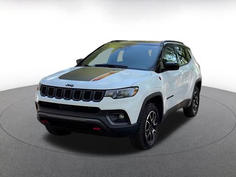 Used 2025 Jeep Compass Trailhawk image 7