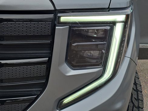 Used 2024 GMC Sierra 1500 Elevation image 30