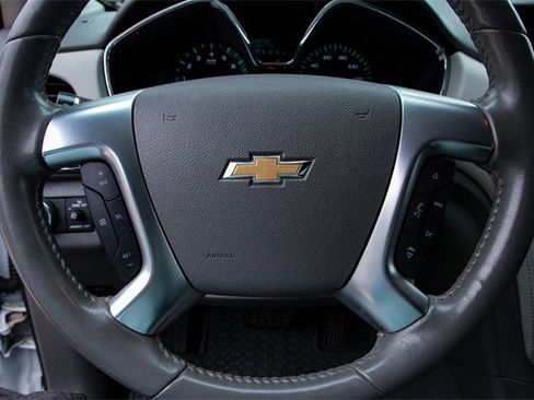 Used 2016 Chevrolet Traverse LT w/ Style and Technology Package image 17
