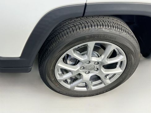 Used 2022 Jeep Compass Latitude AWD/4WD image 29