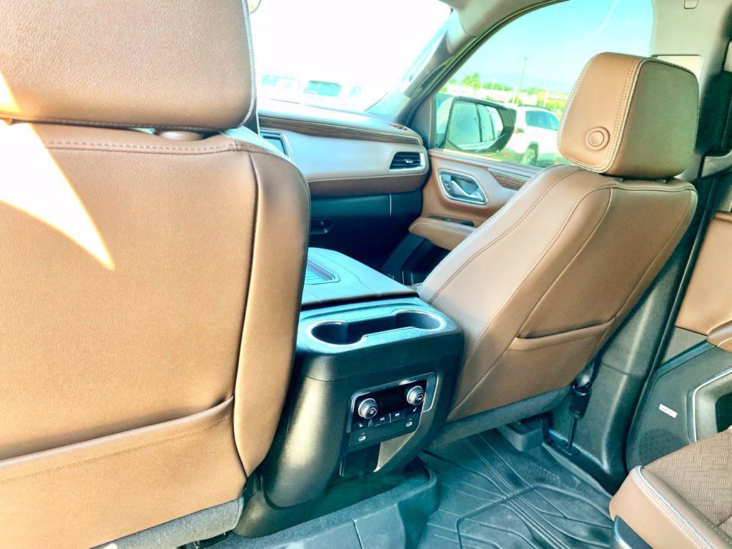 Used 2023 Chevrolet Tahoe High Country RWD image 16