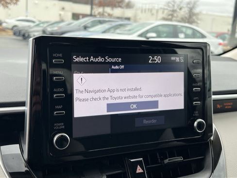 Used 2020 Toyota Corolla LE image 18