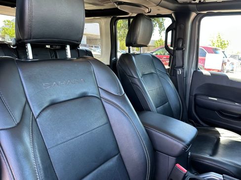 Used 2022 Jeep Wrangler Unlimited Sahara w/ Cold Weather Group AWD/4WD image 16