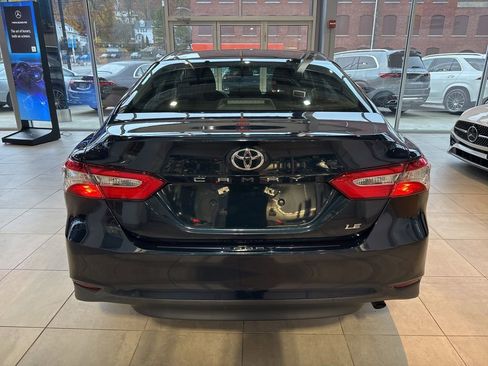 Used 2018 Toyota Camry L image 6