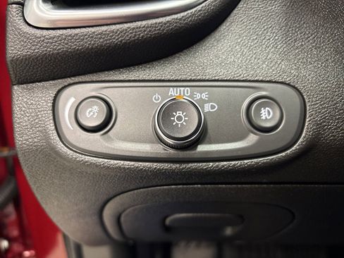 Used 2019 Chevrolet Trax Premier image 24