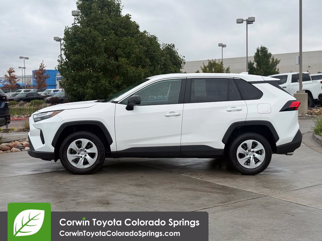 Used 2025 Toyota RAV4 LE AWD/4WD image 4
